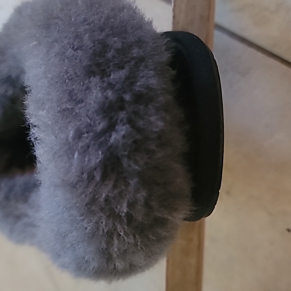 Uggs Moraene fur Slippers SZ 8 - Picture 8 of 10